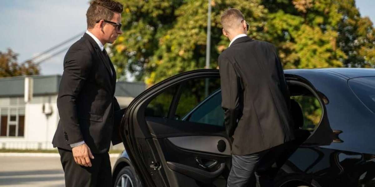 Experience First-Class Travel with a Professional Chauffeur Car Service