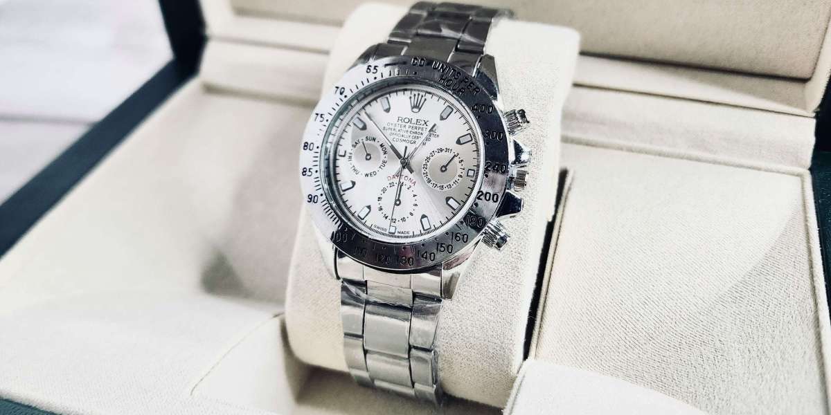Why Vintage Watches Canada Lovers Skip New Releases