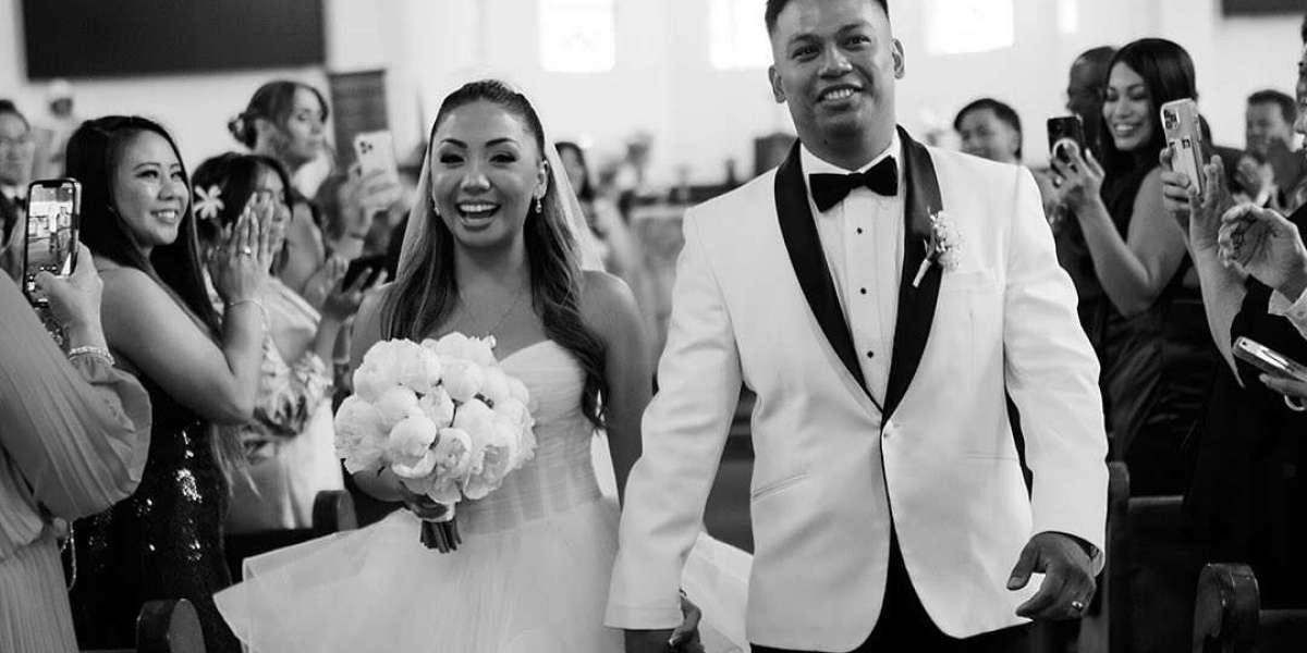 Why Is Hiring an Oahu Wedding Photographer Your Best Decision Yet?