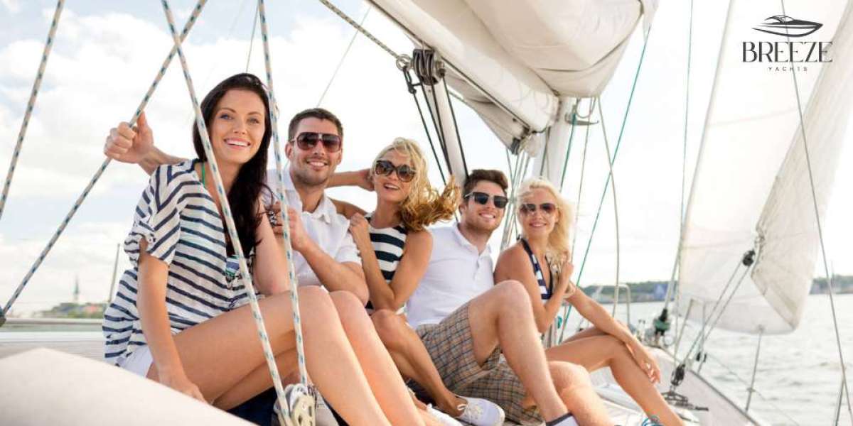 Essential Tips for Hosting a Successful Yacht Party