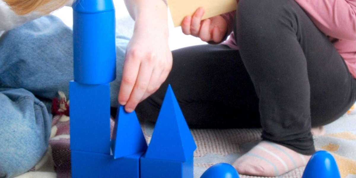 Utforsk Montessori Leker for Barn fra 1–12 år – Læring Gjennom Lek!