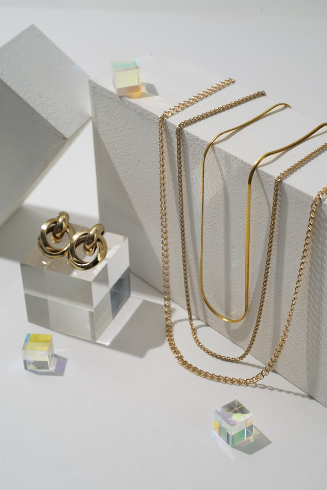 Why is Gold Plated Jewelry Popular in Wholesale Markets?