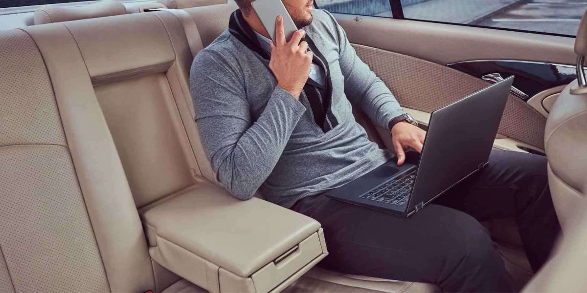 Best Ways to Get from Reading to Heathrow Airport: Travel Options Compared