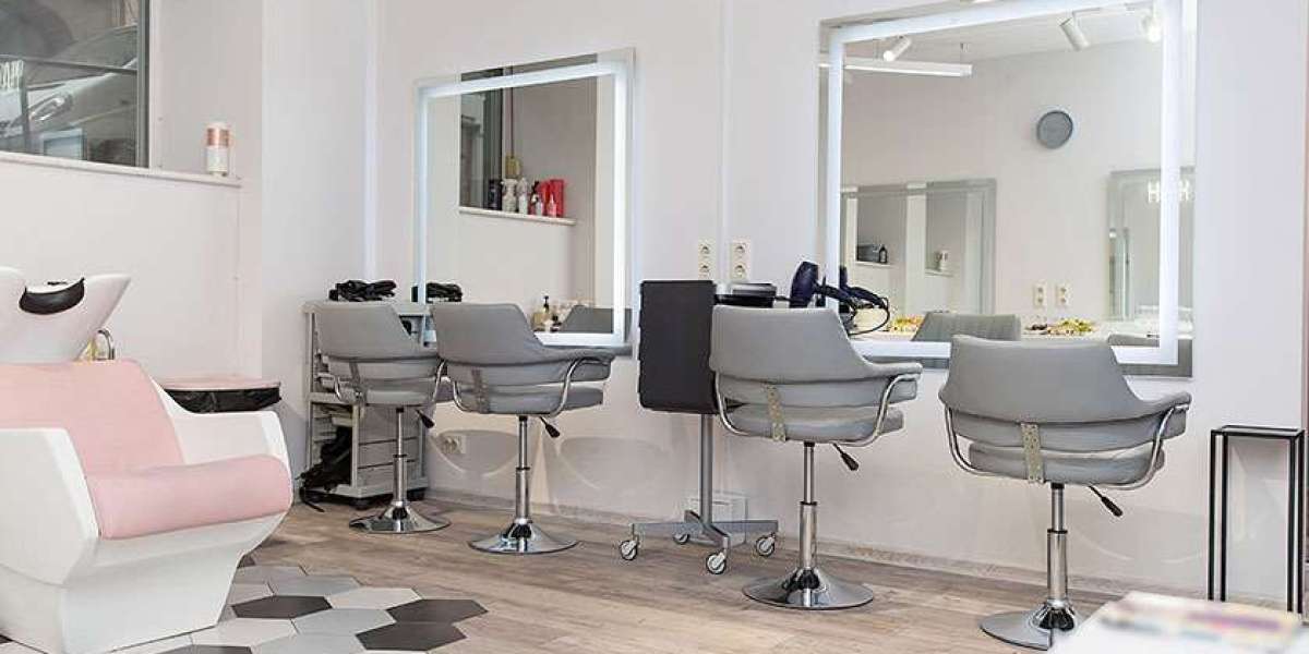 Room Salon Popularity Among Expats