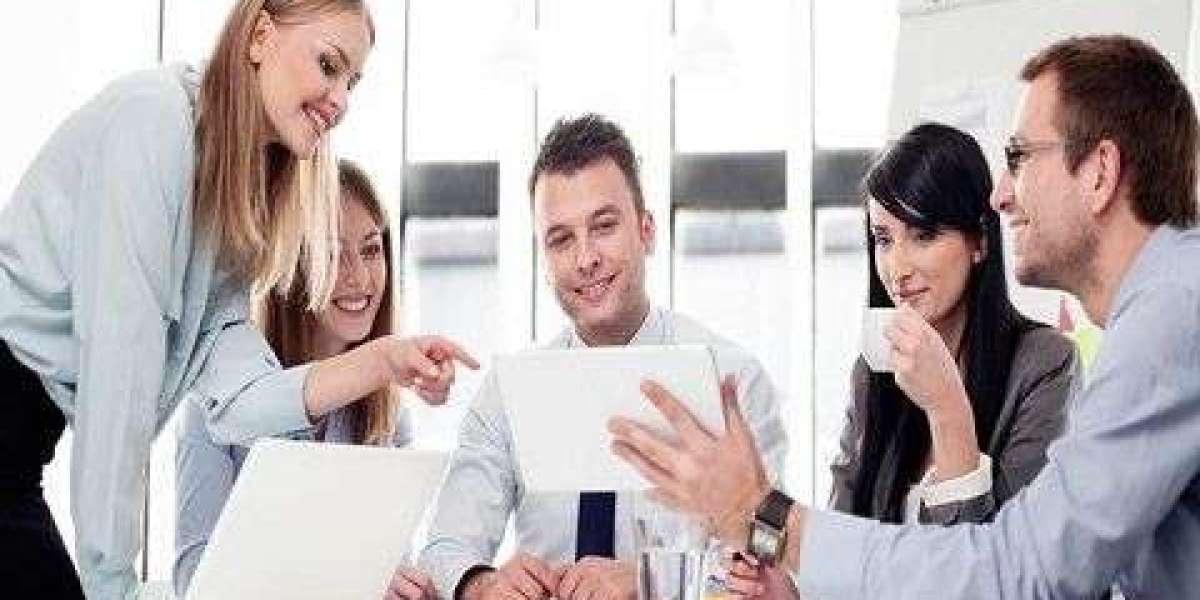 Người đàn ông mua vé XS miền Nam trong lúc chờ bạn, nào ngờ giành chiến thắng
