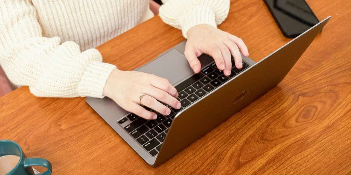 Saudi Arabia Laptop Market Size, Demand & Industry Report 2025-2033