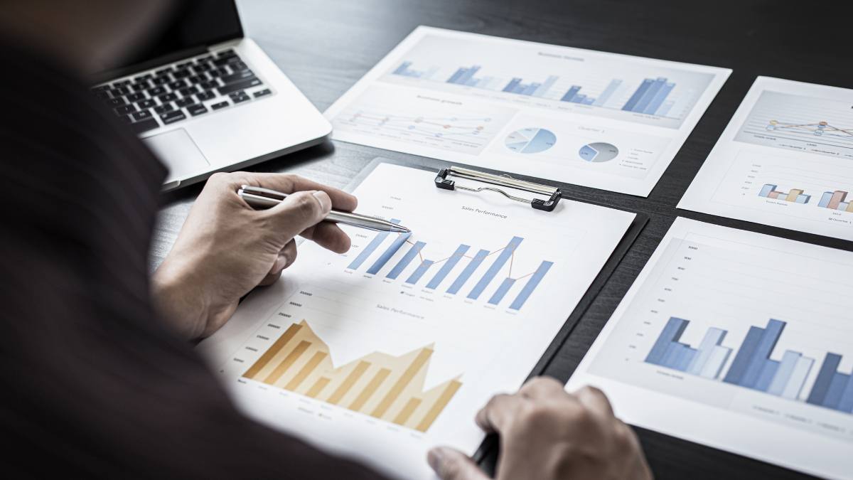 AI Sentiment Analysis: A Complete Guide for 2025