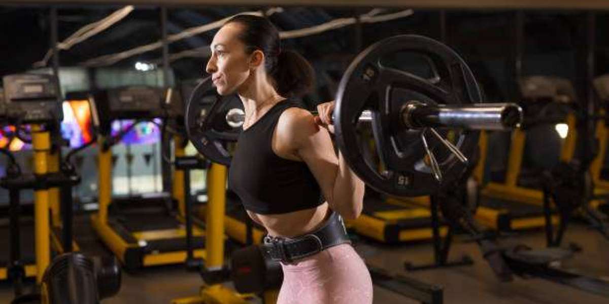 Perfecting Your Fitness Gear: How a Weight Lifting Belt and Exercise Mat Complement Each Other