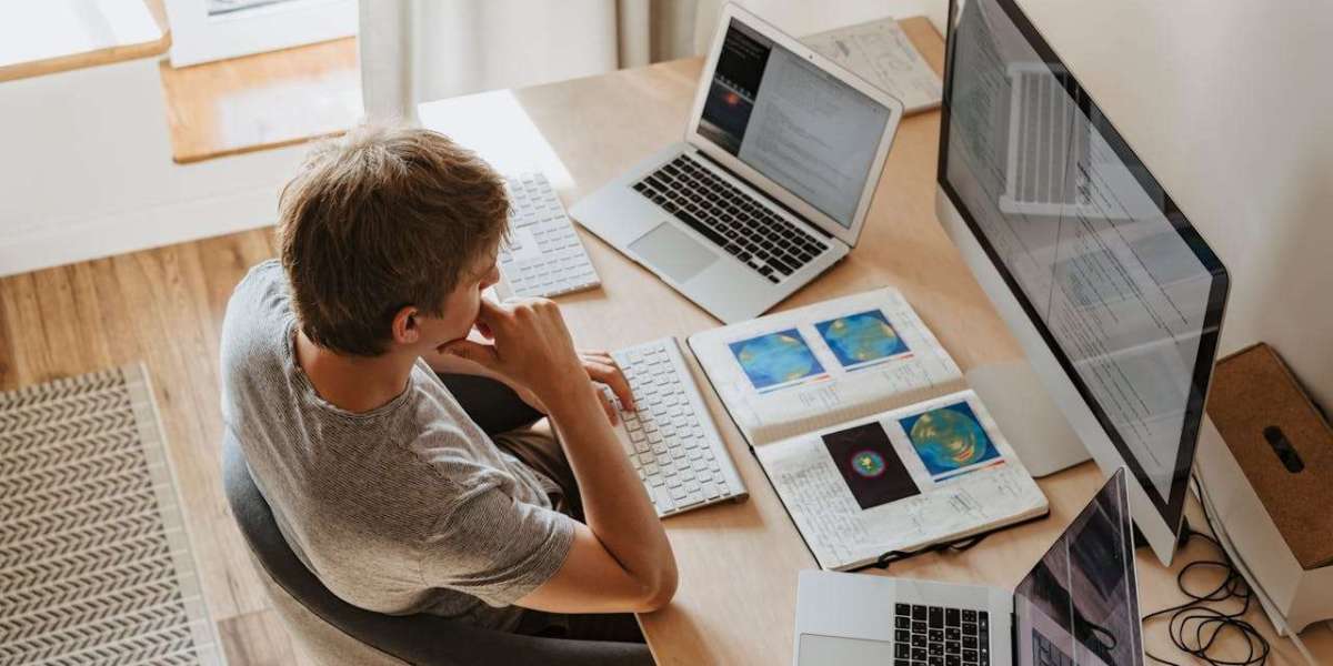 How Web Design and Development Evolve Differently in the UK and USA Markets?
