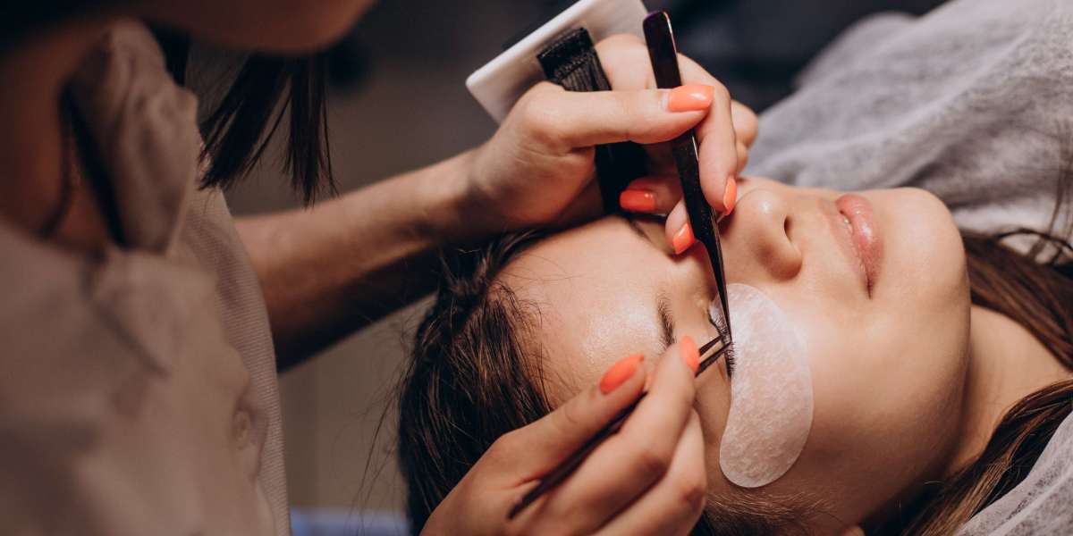Frizz-Free Summer: Best Hairstyles for Humid Weather