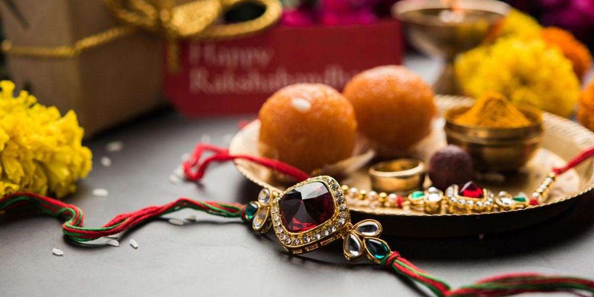 How do you book an authentic North Indian Pandit in Bangalore?