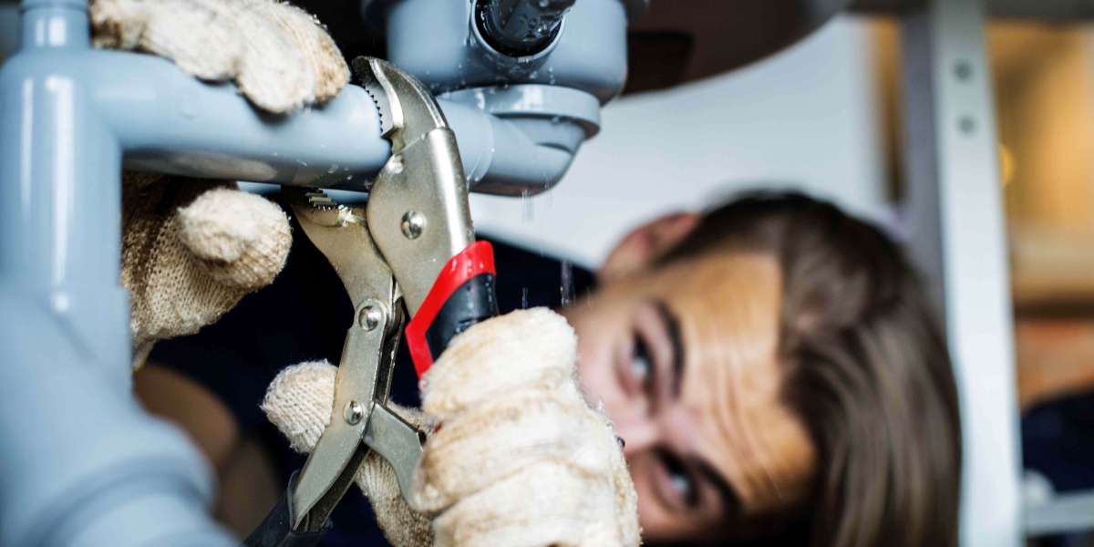 How Do Gas Leak Specialists Keep Your Home and Business Safe?