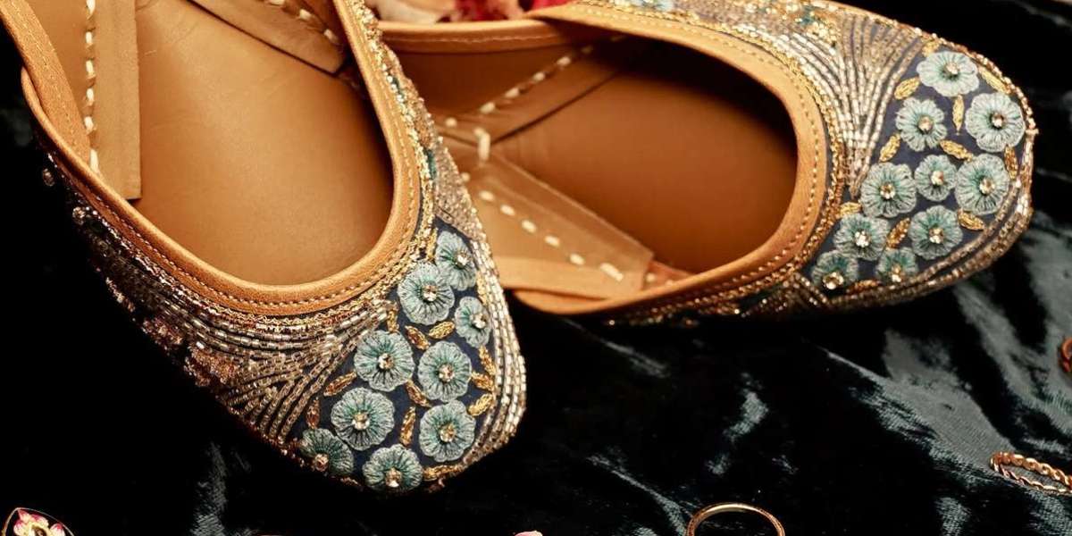 Top Jutti Trends Redefining Fashion with Gulbhahar