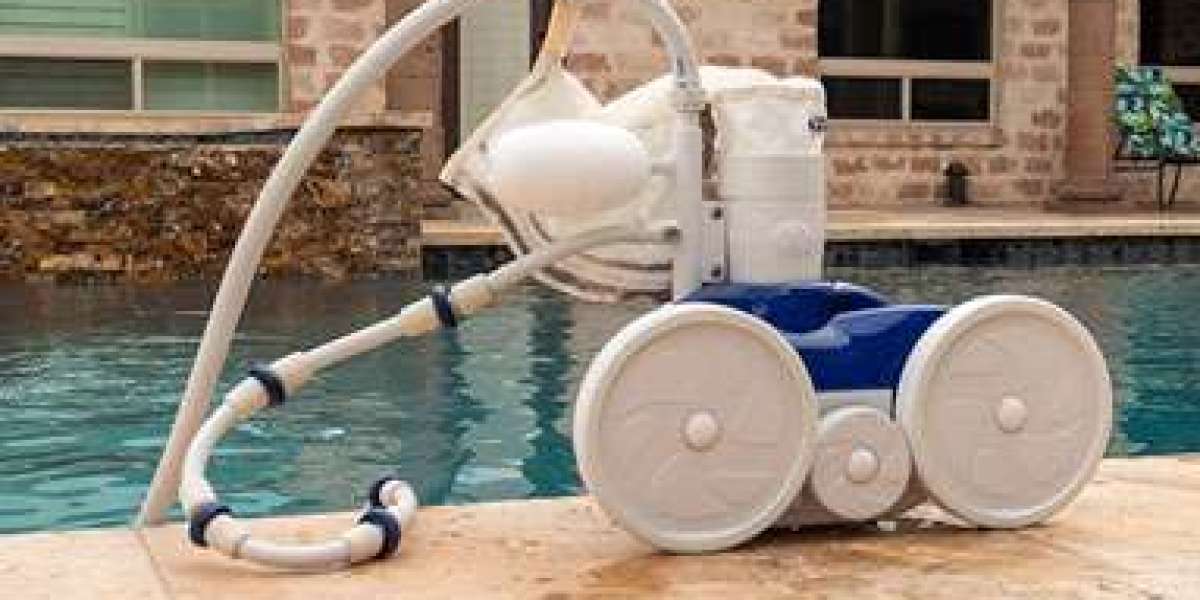 How to Find the Best Swimming Pool Cleaning Service for Crystal Clear Water