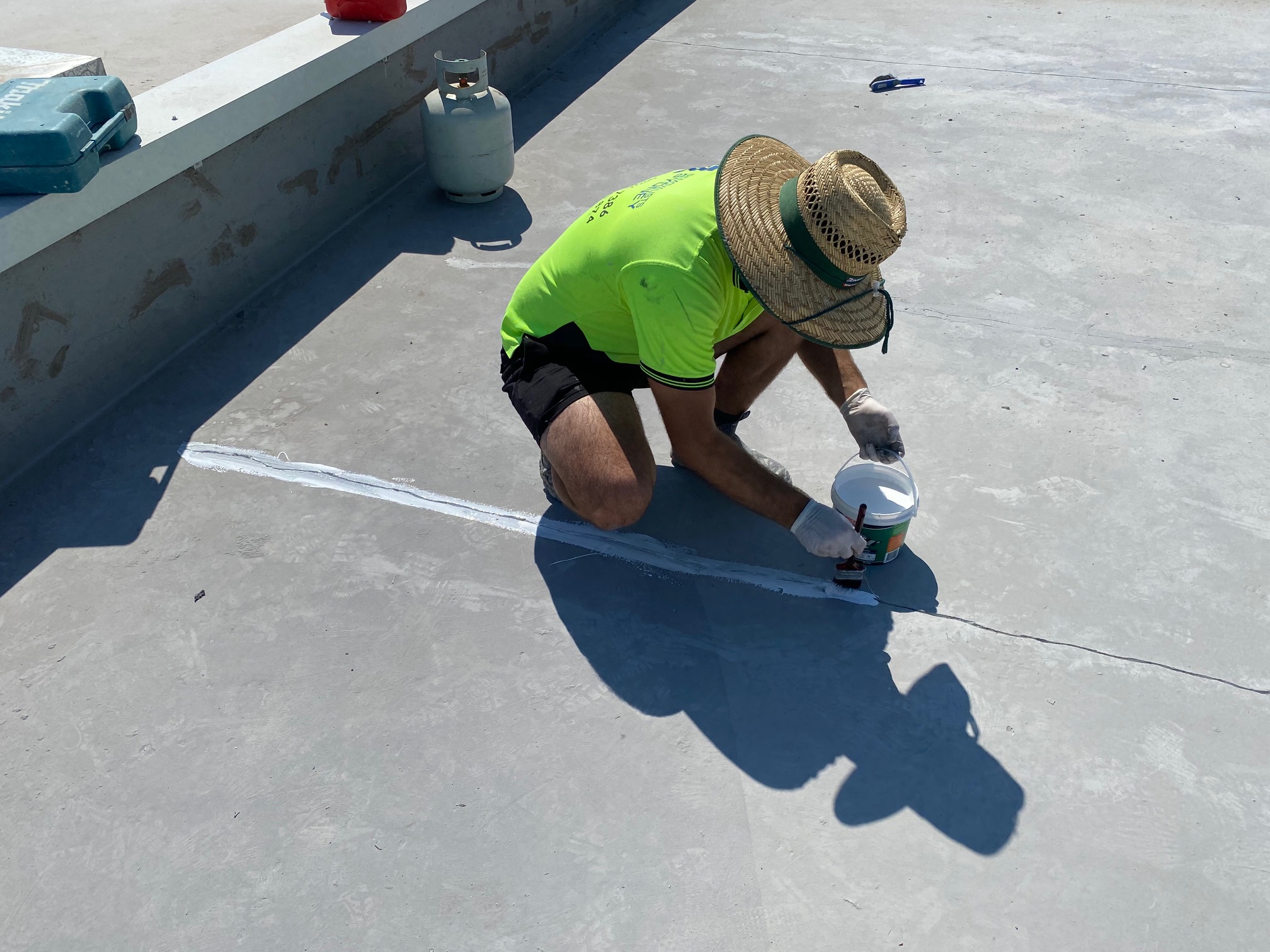 How to Keep Your Concrete Clean and Free from White Stains – United Trade Links