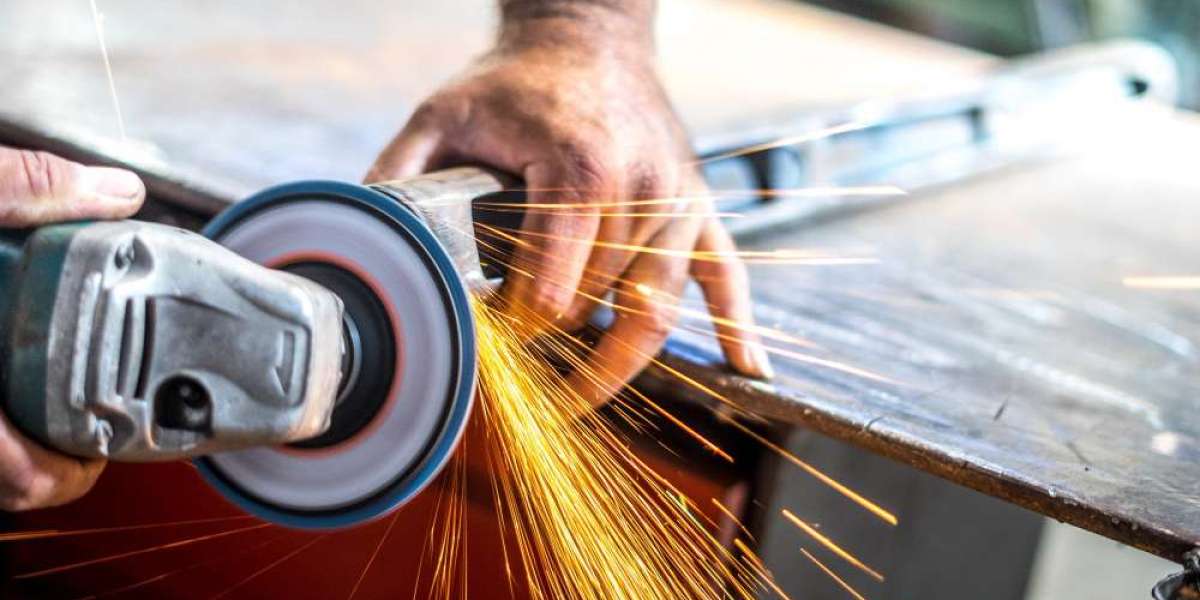 Best Marine Knives and Cutting Tools for Boating in 2025