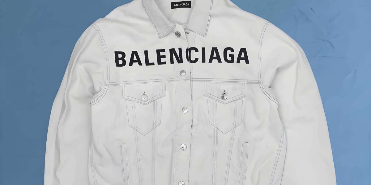 Balenciaga台灣時尚推薦｜巴黎世家短袖T恤與內褲全攻略【新品美紋膠帶LOGO系列】