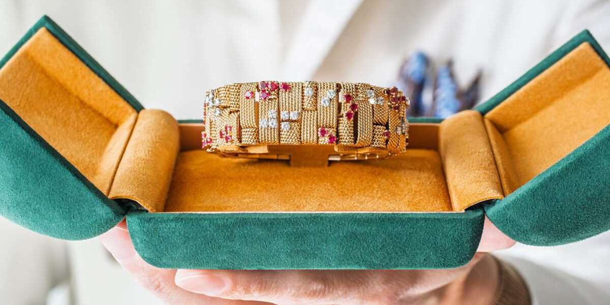 The Maker's Mark That Transforms Jewelry Into Art