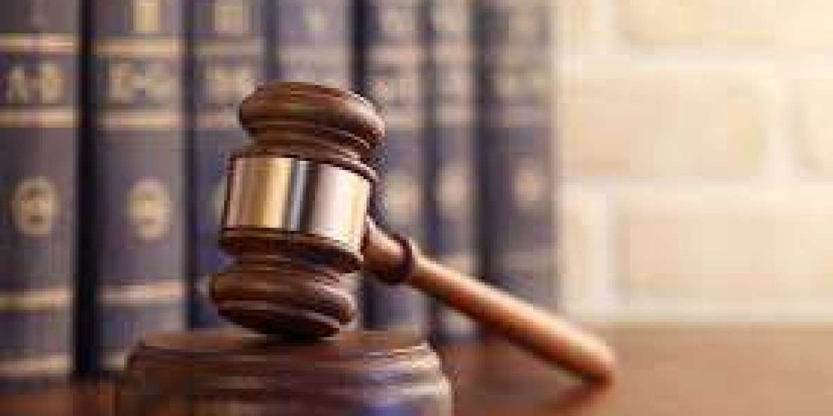 Straight Talk Lawyer: No Jargon, Just Free Legal Advice