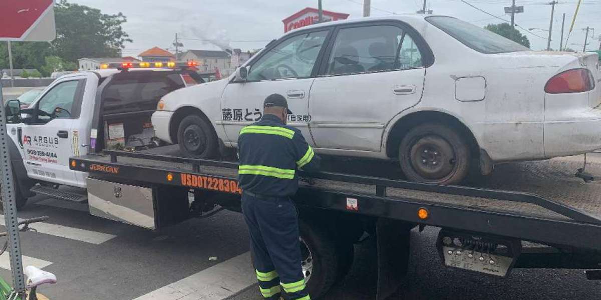 Turning Your Broken Car into Cash with Free Towing