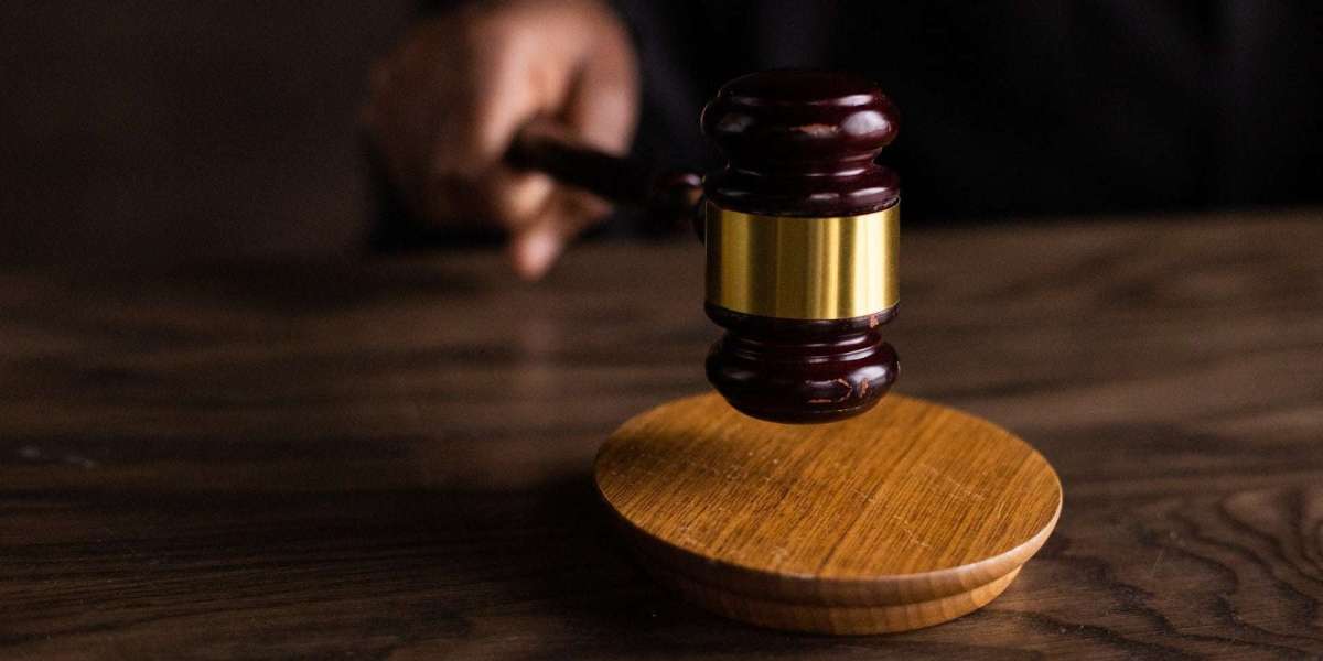 Why You Need a Lawyer for Smooth Conveyancing
