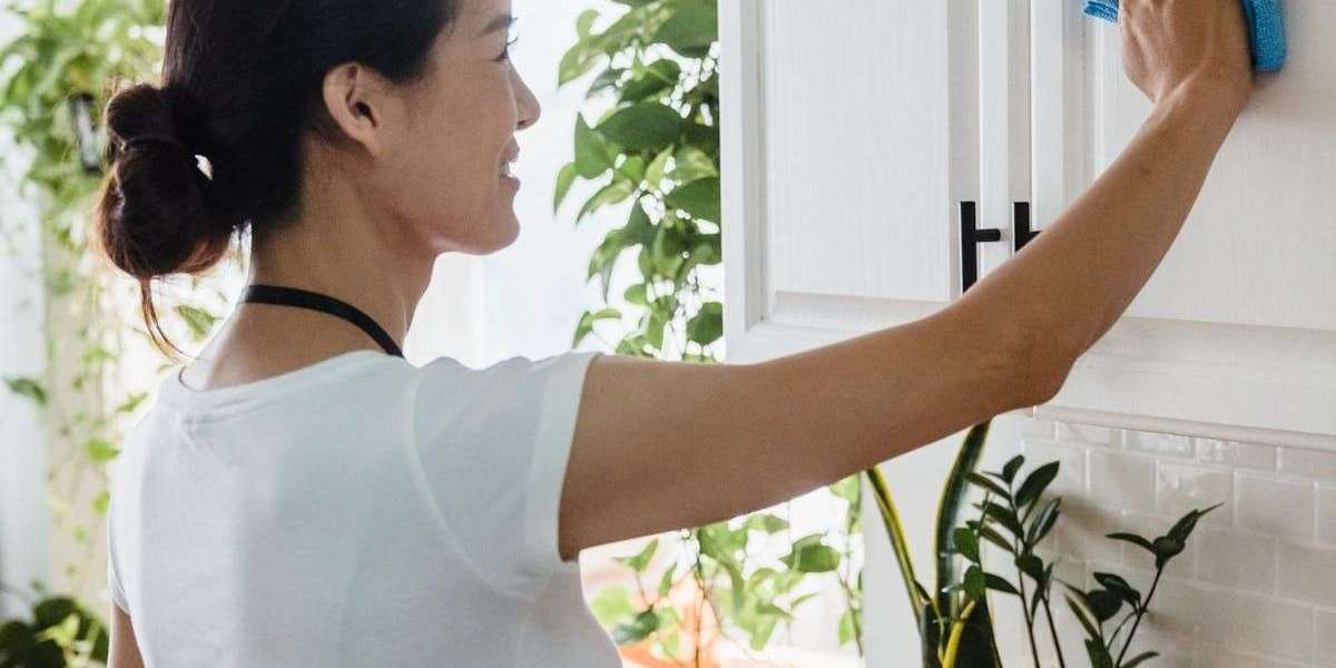 Are Deep Cleaning Services Better Than Regular Cleaning?