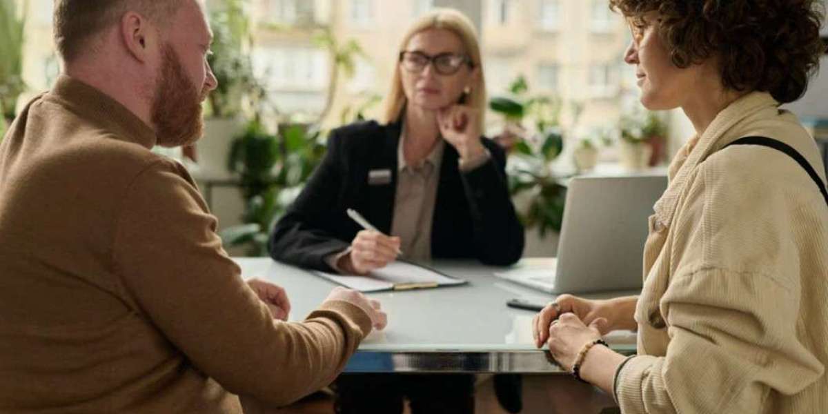 Navigating UK Immigration: Why Finding the Best Immigration Solicitors Near Me is Your First Step to Success