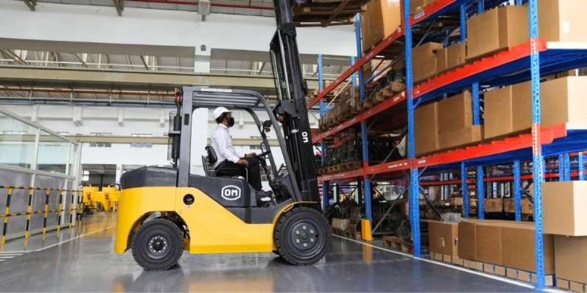 A Practical Guide to Smarter Warehousing: Choosing the Right Forklift