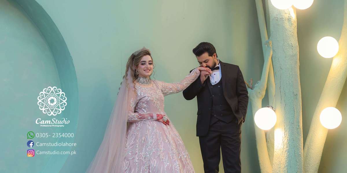Engagement & Wedding Photography | Cam Studio