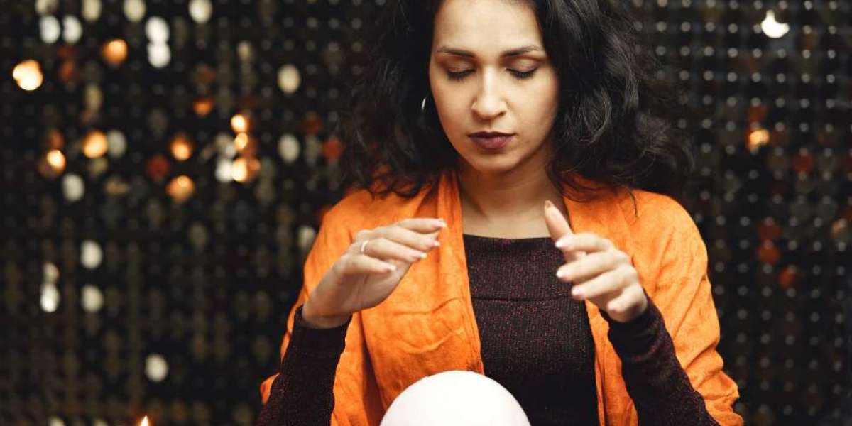 Guiding Your Life Path with Psychic Advisors at MindfulMystic