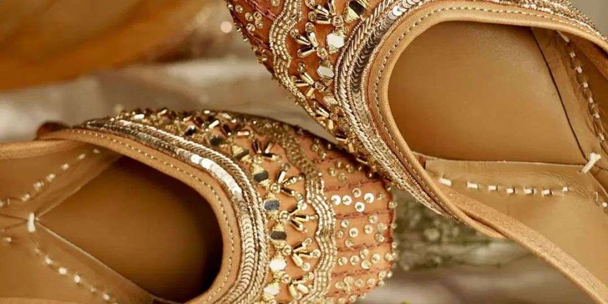 Gulbhahar: Celebrating Tradition with Punjabi Jutti for Ladies