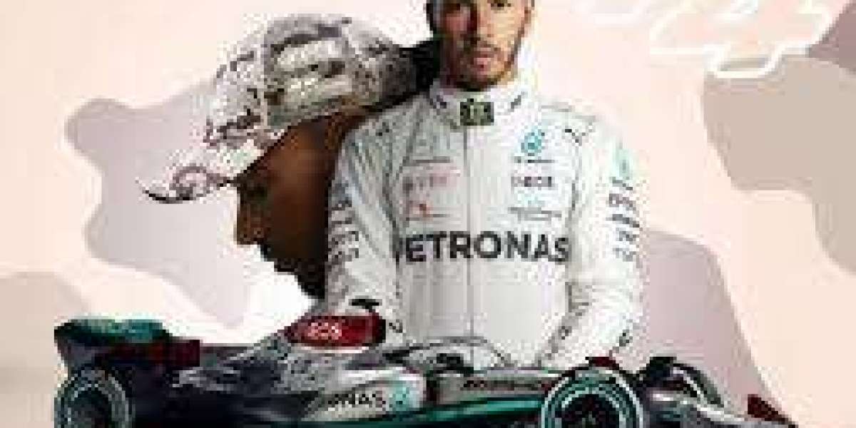 F1 Legend: Lewis Hamilton – The Journey of a Motorsport Icon