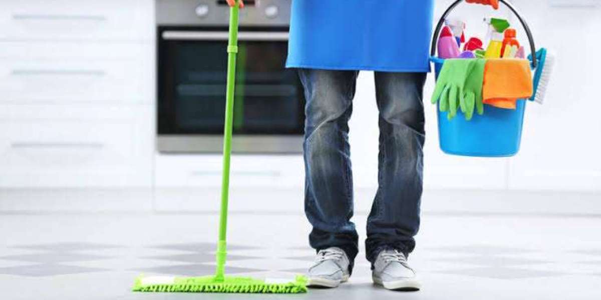 كيف تُسعَّر خدمات شركة تنظيف في العين؟ فهم العوامل وبناء ميزانية ذكية