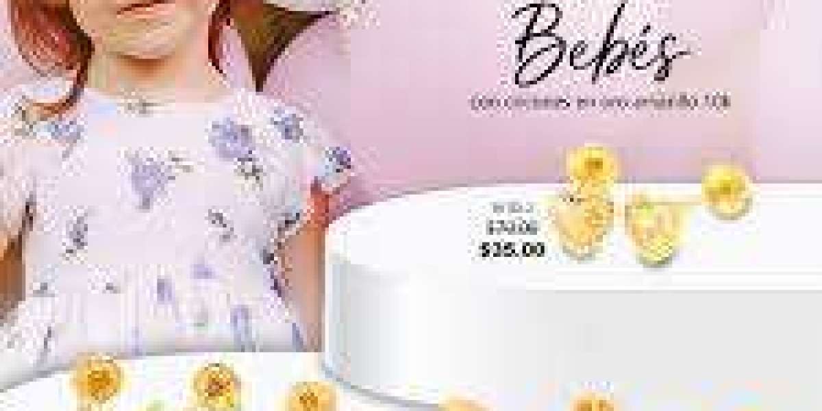 Aretes de Oro para Niñas: Elegancia Segura desde la Primera Puesta