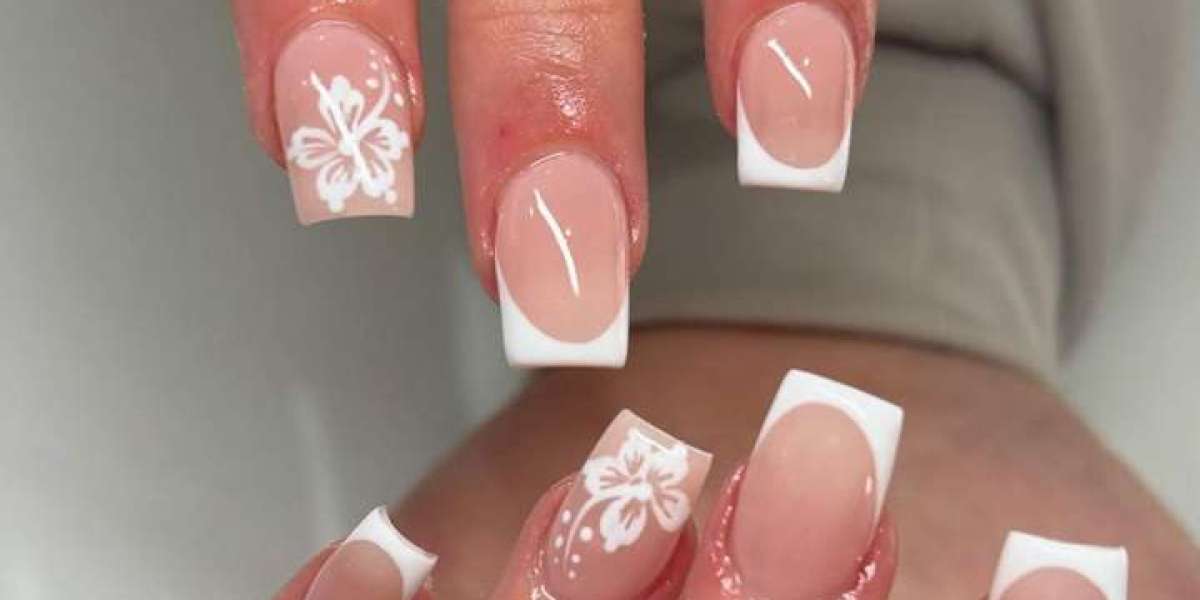 Benefits Of Getting Services During A Nail Salon Sale