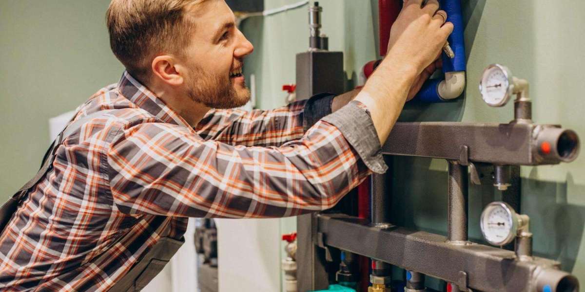 How to Choose the Right Emergency Plumber For Home: Key Factors