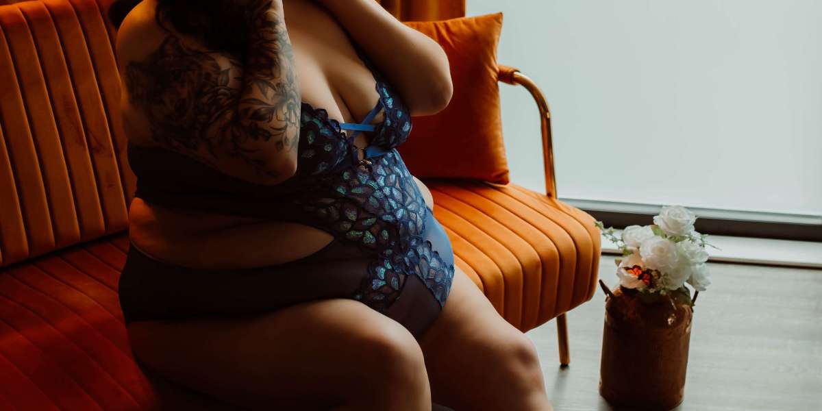 Boudoir Portraits That Speak Louder Than Words: Empowerment Through the Lens