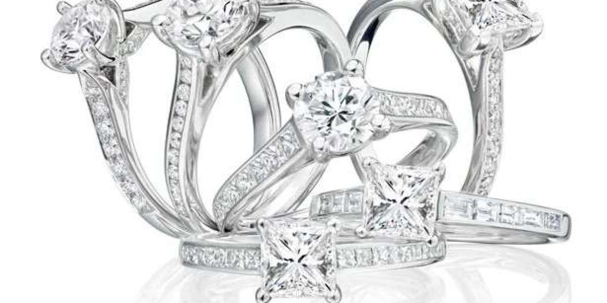 Black Diamond Engagement Rings vs. Halo Engagement Rings: Which One is Right for You?