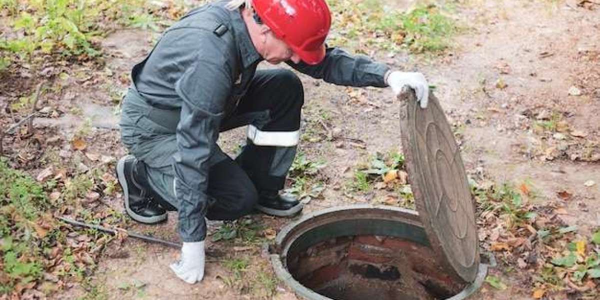 How the Best Gutter Cleaning Service Extends Roof Lifespan
