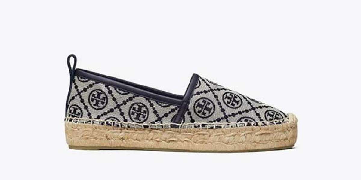 TB 包與 Tory Burch 鞋履穿搭指南