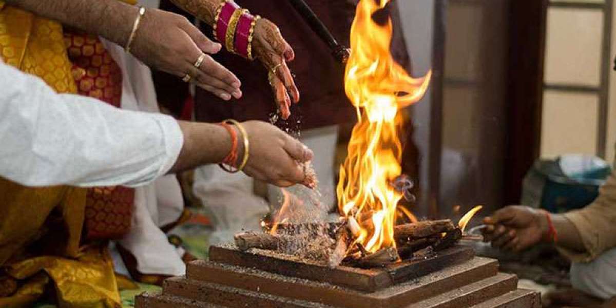 Homa-Zeremonie: Einblick in das heilige Feuerritual