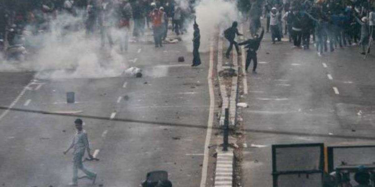 Widespread Demonstrations Erupt in Indonesia Over Lawmakers' Excessive Benefits Amid Violence and UN Urges for Just