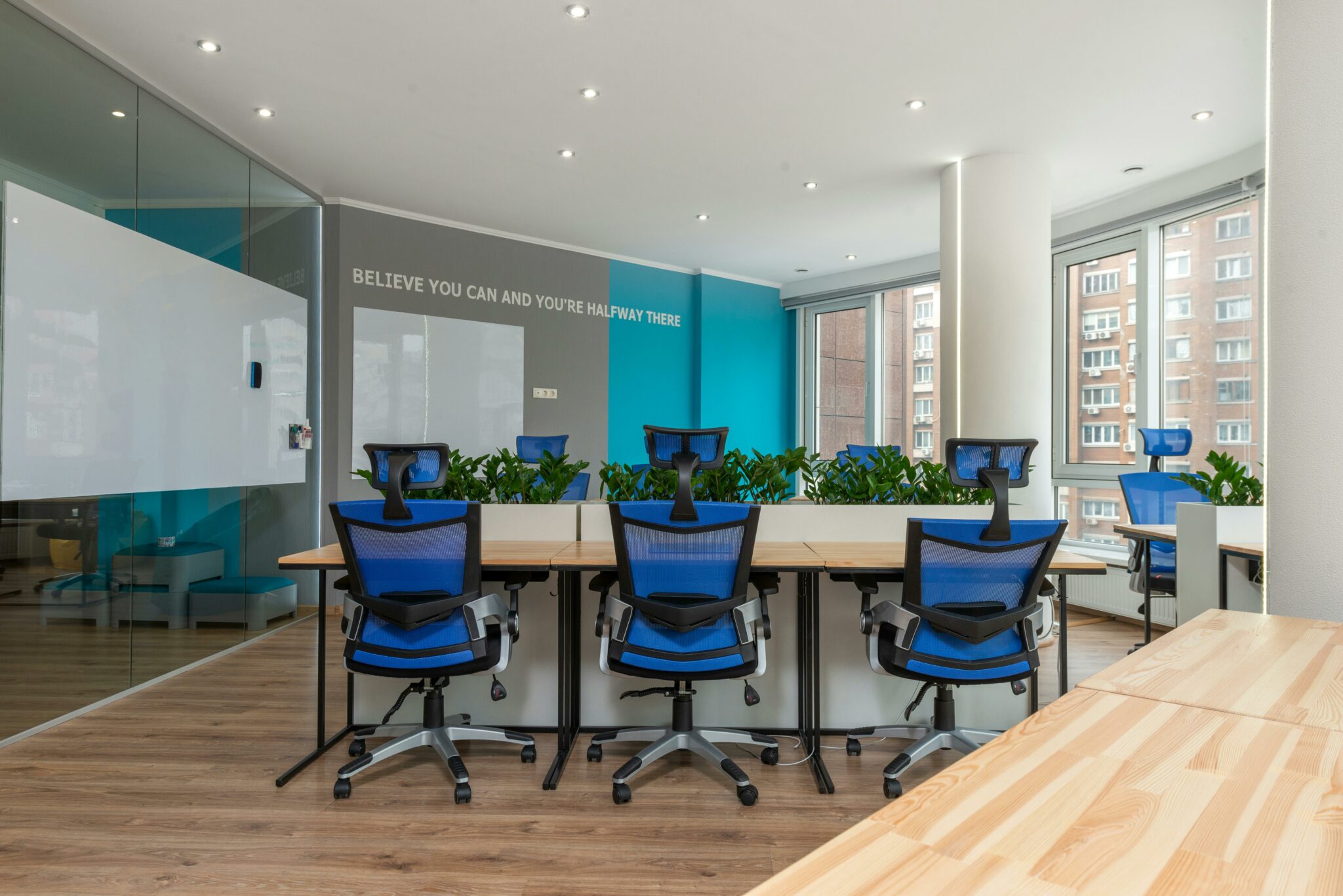 Tips for Creating Inspiring Wall Coverings at the Workplace