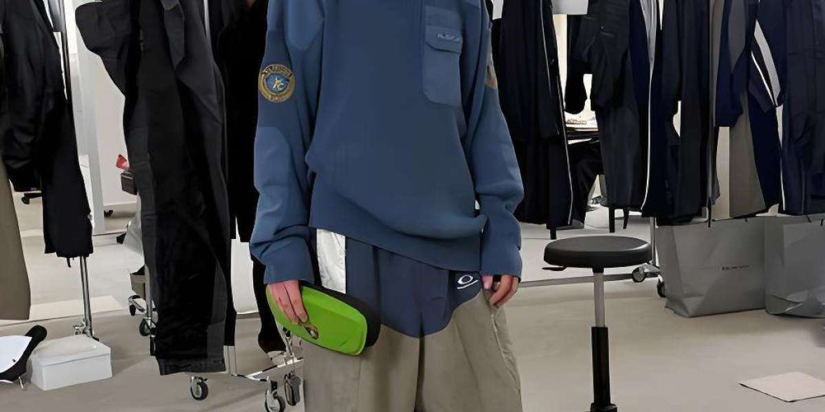 巴黎世家台灣專櫃｜Balenciaga衣服價格、帽T、外套全面解析