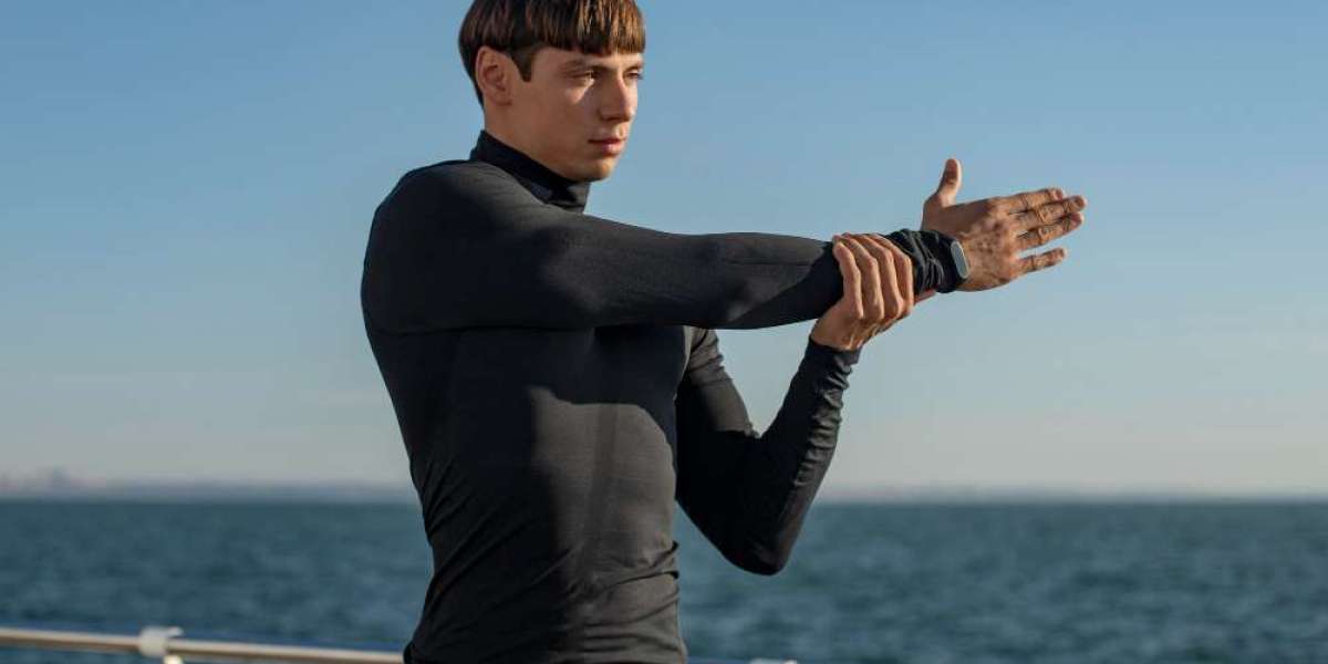 Rashguard for Men – Solve Fit, Heat & Durability Issues