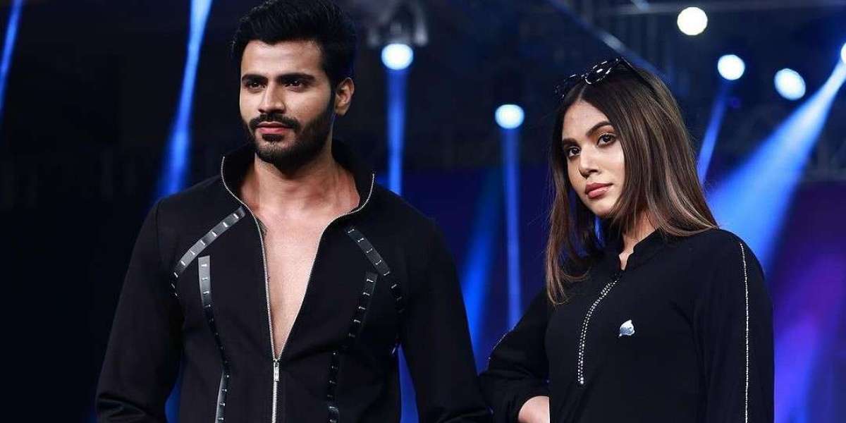 Walk Like a Pro: Mastering Confidence and Style on the Ramp