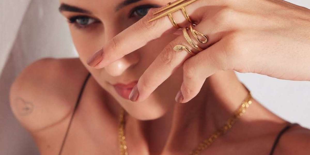 The Ultimate Guide to Creating a Professional Comp Card for Models