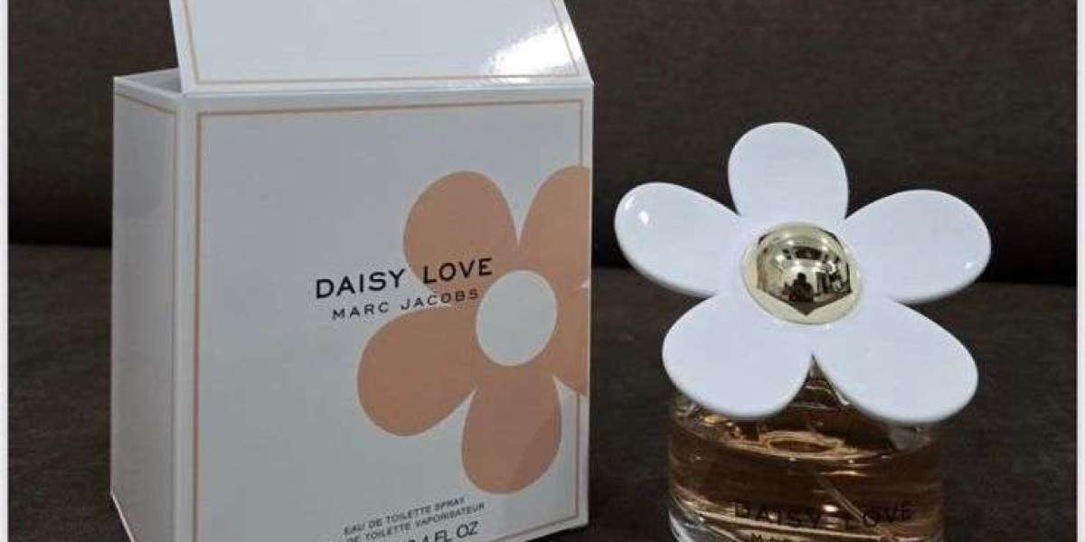 Marc Jacobs Daisy Love Eau de Toilette – Own the Luxury Fragrance Every Woman Desires