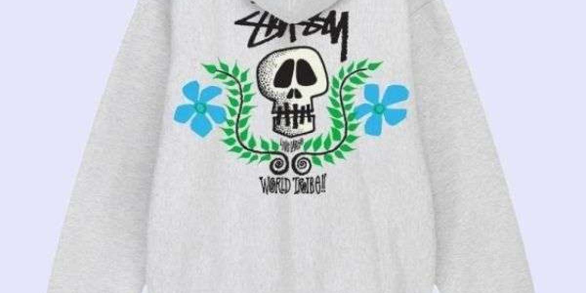 Minimalist Outfits Featuring Stussy Shirts