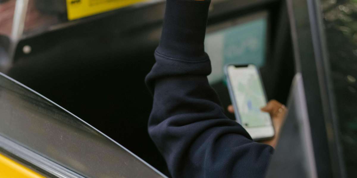 Experience Stress-Free Travel in Melbourne with Silvercabs Taxi Services